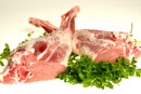 Pierna de cordero. Para hacer al horno, o cortada en filetes, con el hueso o deshuesada. Especificar al hacer el pedido como lo quiere. En caso de necesitarla deshuesada puede aprovechar el hueso para hacer caldo.