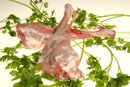 Cuixes de cabrit. Es poden fer senceres al forn, o tallades a bistecs per arrebossar. També les podeu demanar desossades i fer-les farcides amb els ingredients que més us agradin.