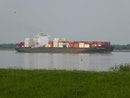 Bella Schulte von der Schulte Reederei vor Krautsand an der Elbe
