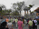 Eingang zum Gelände vom Mahabodhi Tempel von Bodhgaya, Indien