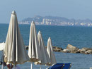 An der großen Badebucht von Durres, Albanien