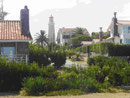 Villenviertel und Leuchtturm in Punta del Este, Uruguay