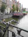 Gracht nahe dem Blumenmarkt in Amsterdam, Holland
