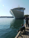 Kreuzfahrtschiff am Grafenkai in Sewastopol, Krim, Ukraine