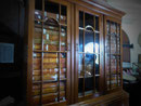 Bibliothek mit heiligen Schriften auf Palmblättern im Dalada Maligawa in Kandy, Sri Lanka