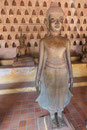 Buddha in der Regennrufungsgeste der Stupa That Luang in Vientiane/Laos