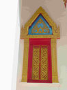 Fenster im Wat Puttamongkon in Phuket-Town, Thailand
