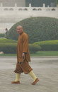 Mönch an der Großen Wildganspagode in Xi'an, Volksrepublik China