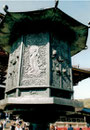 Bronzelaterne im Todai-ji Tempel, Nara, Japan