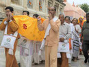 Pilger aus Myanmar am  Mahabodhi Tempel von Bodhgaya, Indien