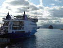 Fährschiff zwischen den Azoreninseln Faial und Pico