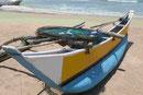 Ein Einbaumfischerboot in Sri Lanka