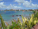 Blick auf die Bucht von Anse Mitan, Martinique, Frankreich