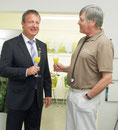 Kuppenheims Bürgermeister Karsten Mussler mit Prof. H.-D. Klimm