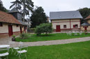 la vue des chambres sur la basse-cour