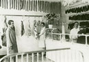 Fleischerei Heinrich Köster, Körner Hellweg 116 v.l.n.r. eine Kundin, Verkäuferin Frau Dickmannhemke, Frau Maria Köster - Fotografie 1930
