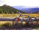 MTB-Tour zum Arber - im Hintergrund der Gipfel des Großen Arber