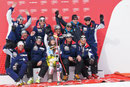 SwissSki-Gruppenbild mit Tina Weirather