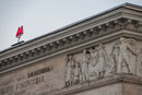 Das rote M ... das von weitem sichtbare Signet der Metro