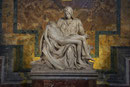 Petersdom; Pieta von Michelangelo