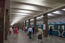 Station Rechnoy Vokzal. Die Lösung auf meine Frage: es hat keine Werbeplakate und Leuchtreklamen die das Bild stören!