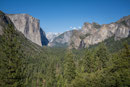 Blick von Viewpoint "Tunnel View" auf das Yosemite Valley. Links der "El Capitan, im Hintergrund der Half Dome und rechts der Bridalveil Fall