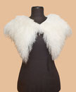 Modell Sophie Cape - Tibettlamm