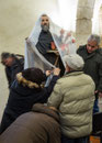 Villavallelonga, Sant'Antonio Abate. Nei giorni di pioggia la preziosa statua viene protetta.