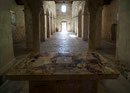 San Pietro ad Oratorium, altare (ara pagana con i resti della combustione dei sacrifici)