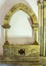 San Giovanni in Venere, cripta. Tomba o reliquario di Trasmondo