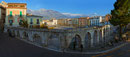Sulmona, piazza Garibaldi e l'acquedotto medioevale