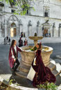 Sulmona, fontana e palazzo dell'Annunziata