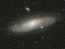 Andromeda-Galaxie (M31) mit M110 und M32 am 09.10.2010, Canon EOS 450Da an InED70 auf Celestron CG-5GT, F=420 mm, f/6, 26x480sec, ISO 800, Guiding mit Lacerta M-GEN am 9x60mm Sucher