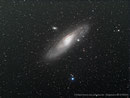 Andromeda-Galaxie (M31) mit M110 und M32 am 13.10.2009 (Überarbeitung), Canon EOS 450Da auf Celestron CG-5GT, 250 mm, f/6.3, 42x180sec, ISO 1600, ohne Guiding