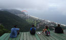 depuis l'aire de decollage de delta plane, avec la plage de sao conrado en bas..