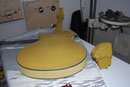 Der Body wird gebeizt.