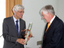 Seminarleiter Professor Dr. Johann Sjuts dankte Honorarkonsul Dr. Claas Brons.