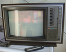 TV RETRO SONY TRINITRON 21" (REF: TV-008) / ARRIENDO: $20.000 / GARANTIA: $120.000 