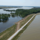 Dammbauten entlang des Mississippi