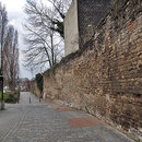 Blick entlang der Stadtmauer, Aufnahme-Datum: 16.04.2006