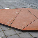 Skulptur aus 5 Stahlplatten im Skulpturenhof, Aufnahme-Datum: 07.09.2019