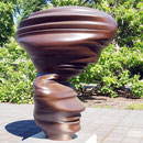 Skulptur Gesamtansicht, je nach Blickwinkel ergeben sich stets neue Gesichter, Aufnahme-Datum: 10.07.2015
