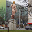 Skulptur im Winter mit ersten Verschmutzungen und witterungsbedingten Schäden, Aufnahme-Datum: 03.12.2012