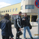Gabi, Thomas und Christian auf dem Weg zum Museum