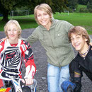Simone mit ex-Schützlingen Julian Amman und Sandro Haupt
