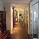 behandelter Bücherschrank