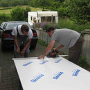 Die Platten bestehen aus mit Bakelit beplanktem Styrodur.