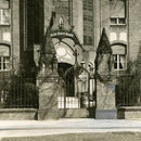 Haupteingang um 1900
