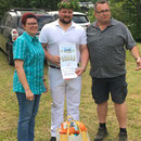 mit den Spendern, Storentechnik Hadorn AG in Uetendorf (Bild: Bettina Burren)