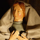 als Symbol des Vertrauens, das sie dem Flüchtling entgegen bringt (Milieukrippe in Sankt Maria in Lyskirchen, Foto © lyskirchen) 